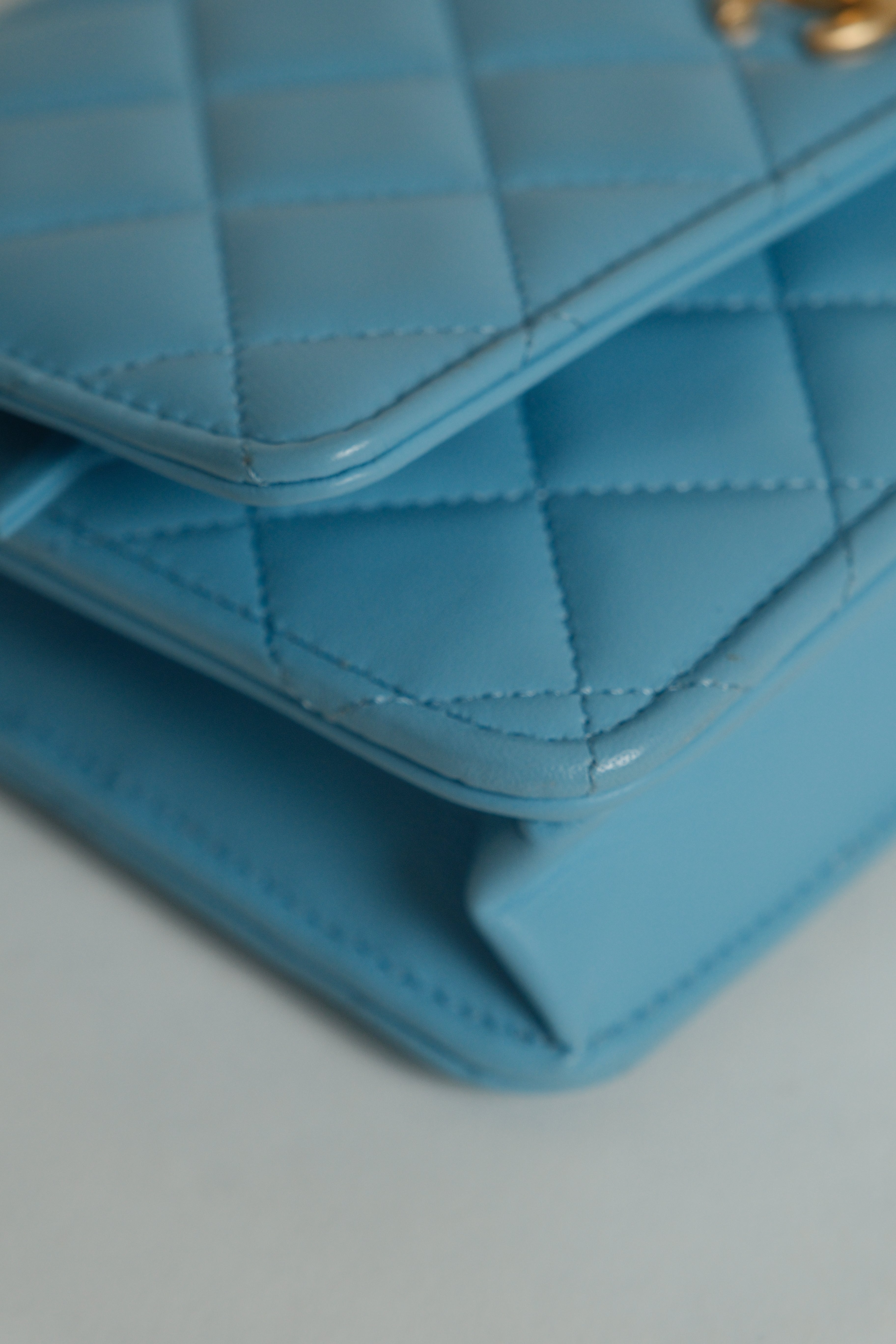 Wallet on Chain Pearl Crush Blue