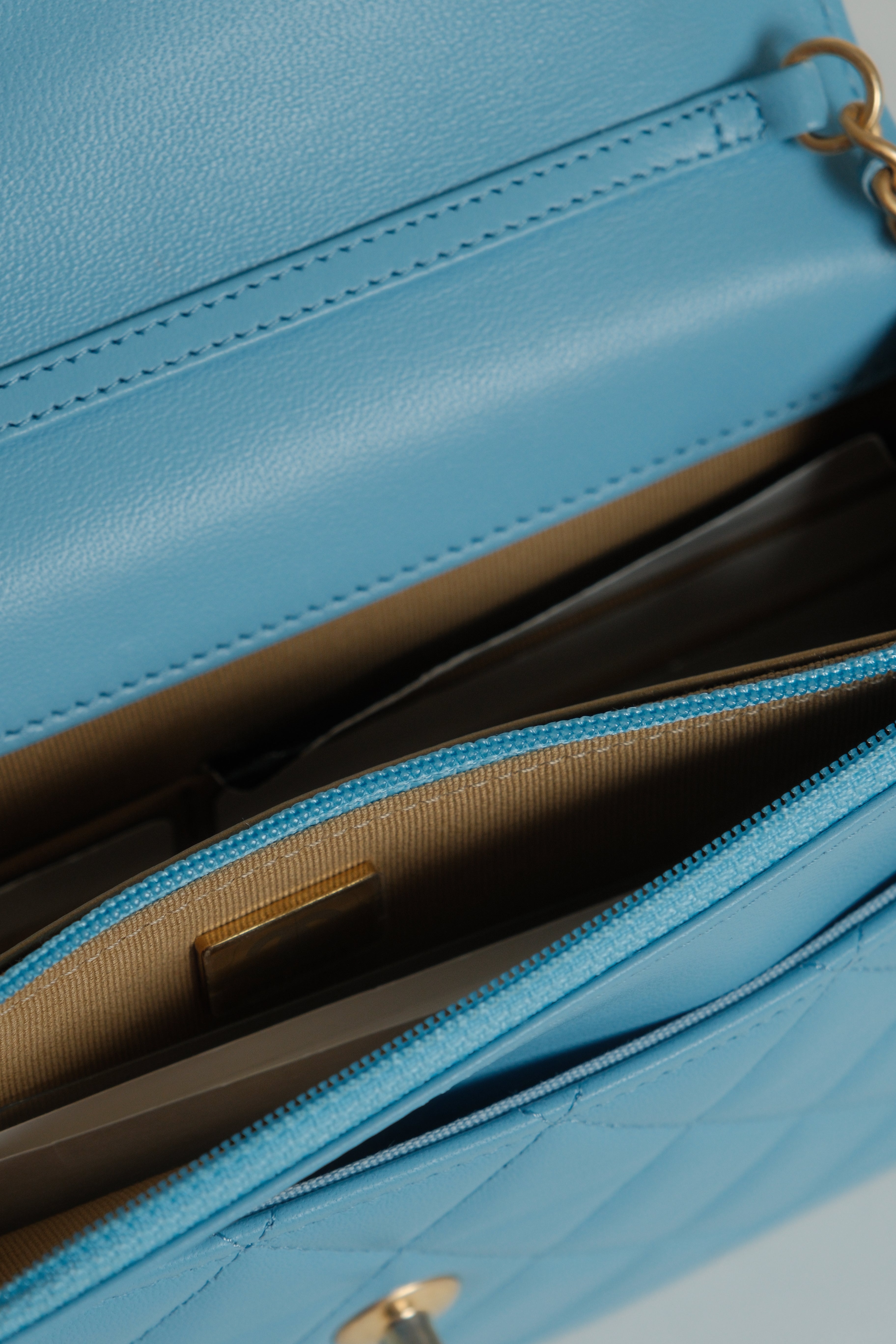 Wallet on Chain Pearl Crush Blue