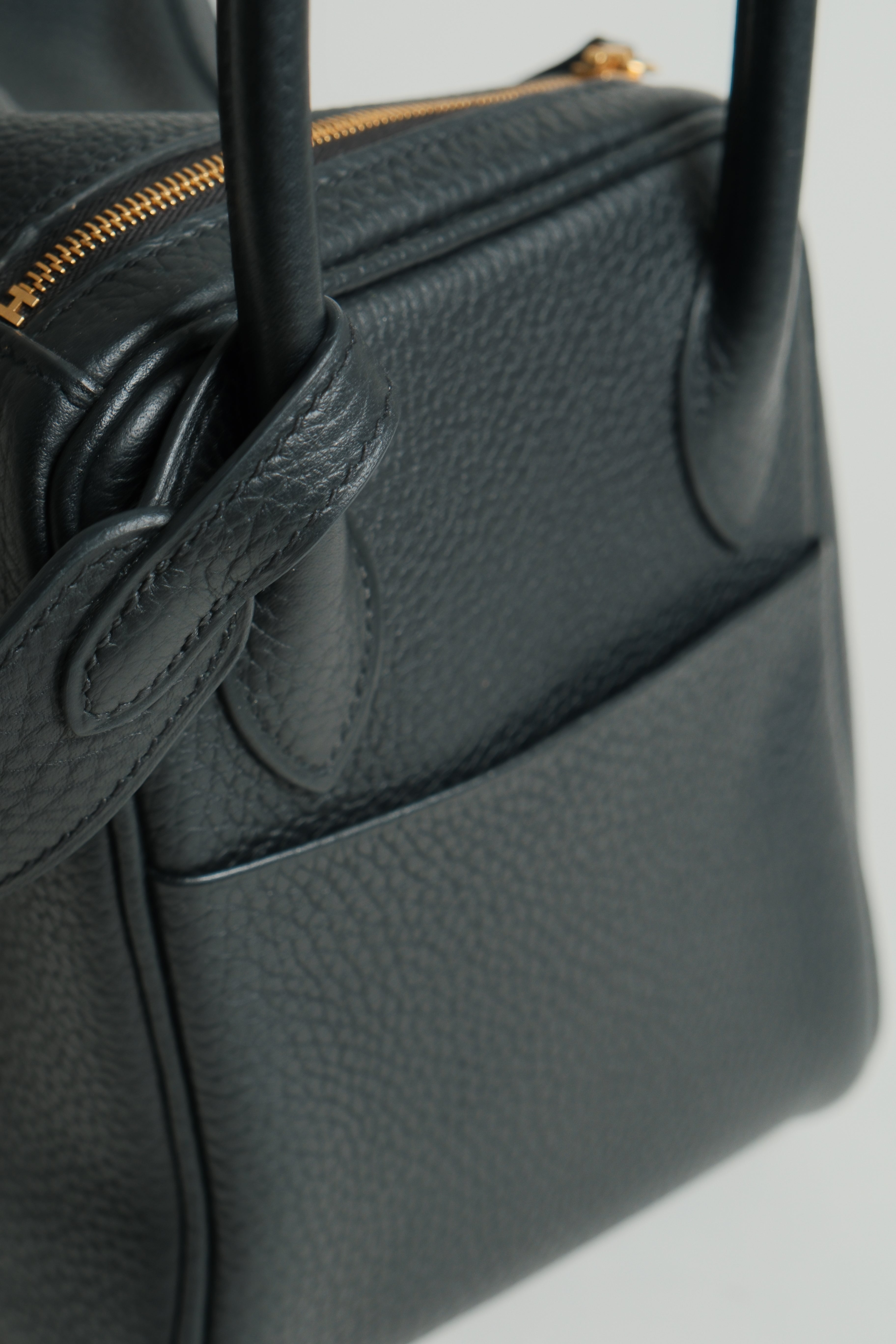 Lindy 26 Noir Stamp D