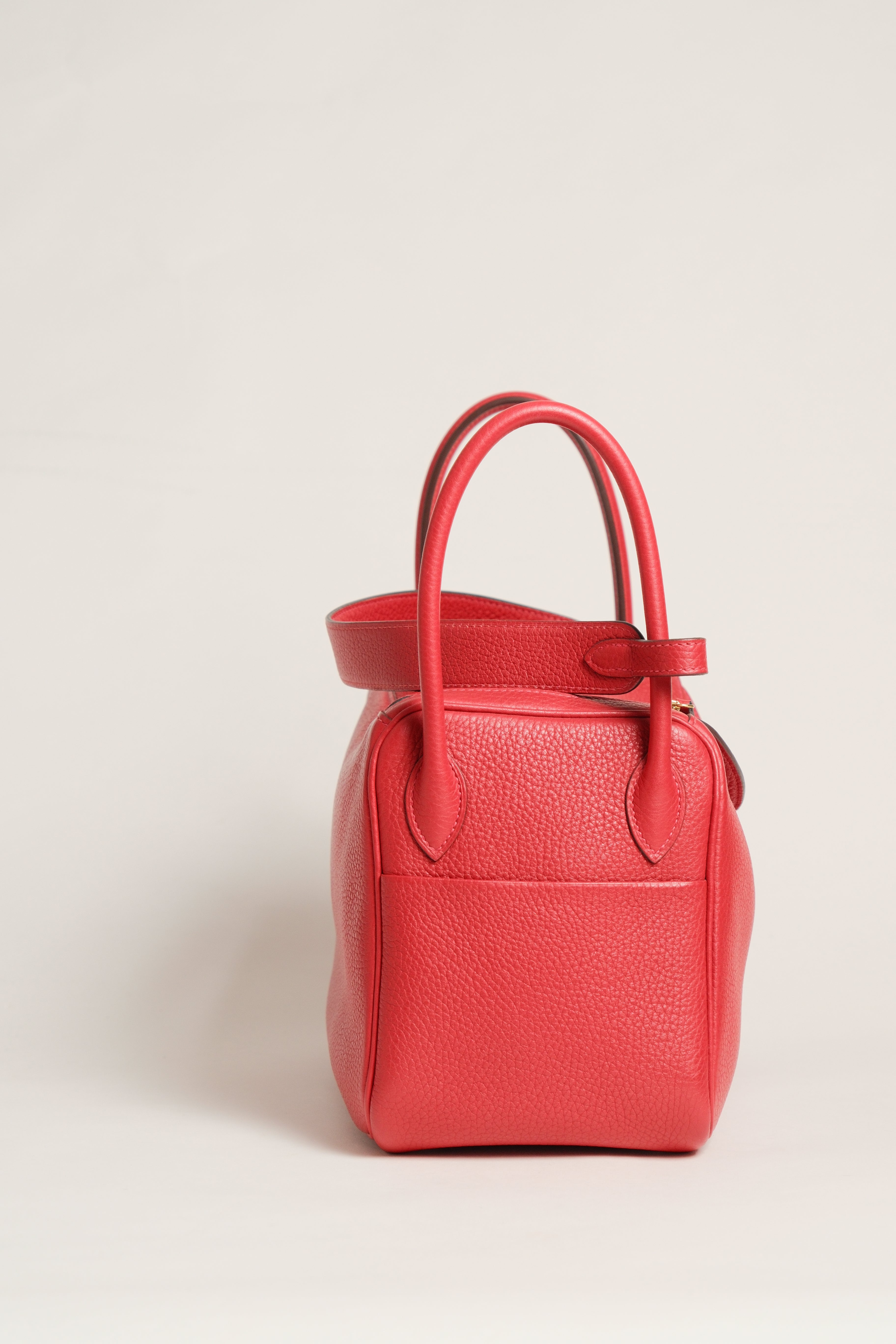 Lindy 26 Rouge Stamp T