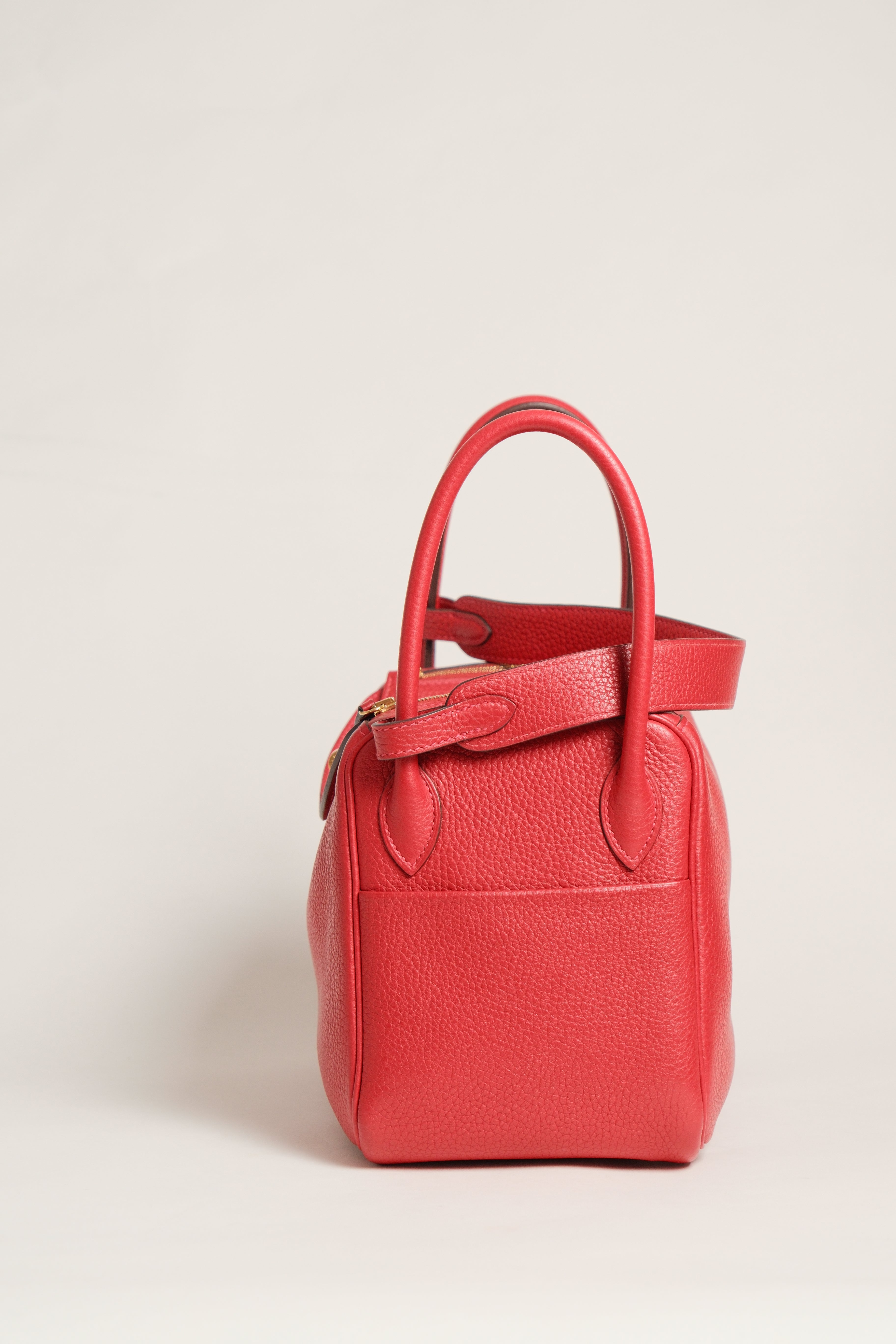 Lindy 26 Rouge Stamp T