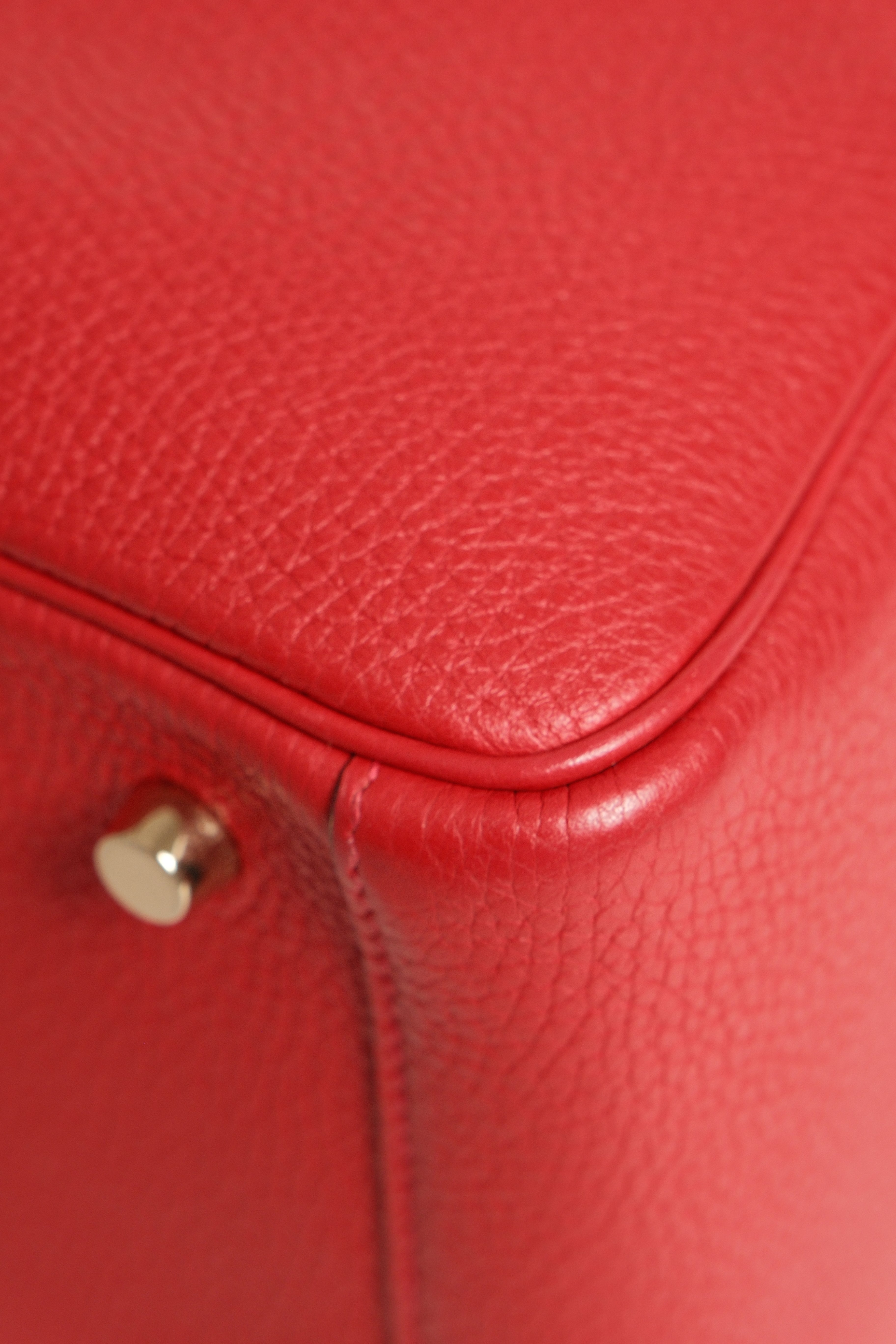 Lindy 26 Rouge Stamp T