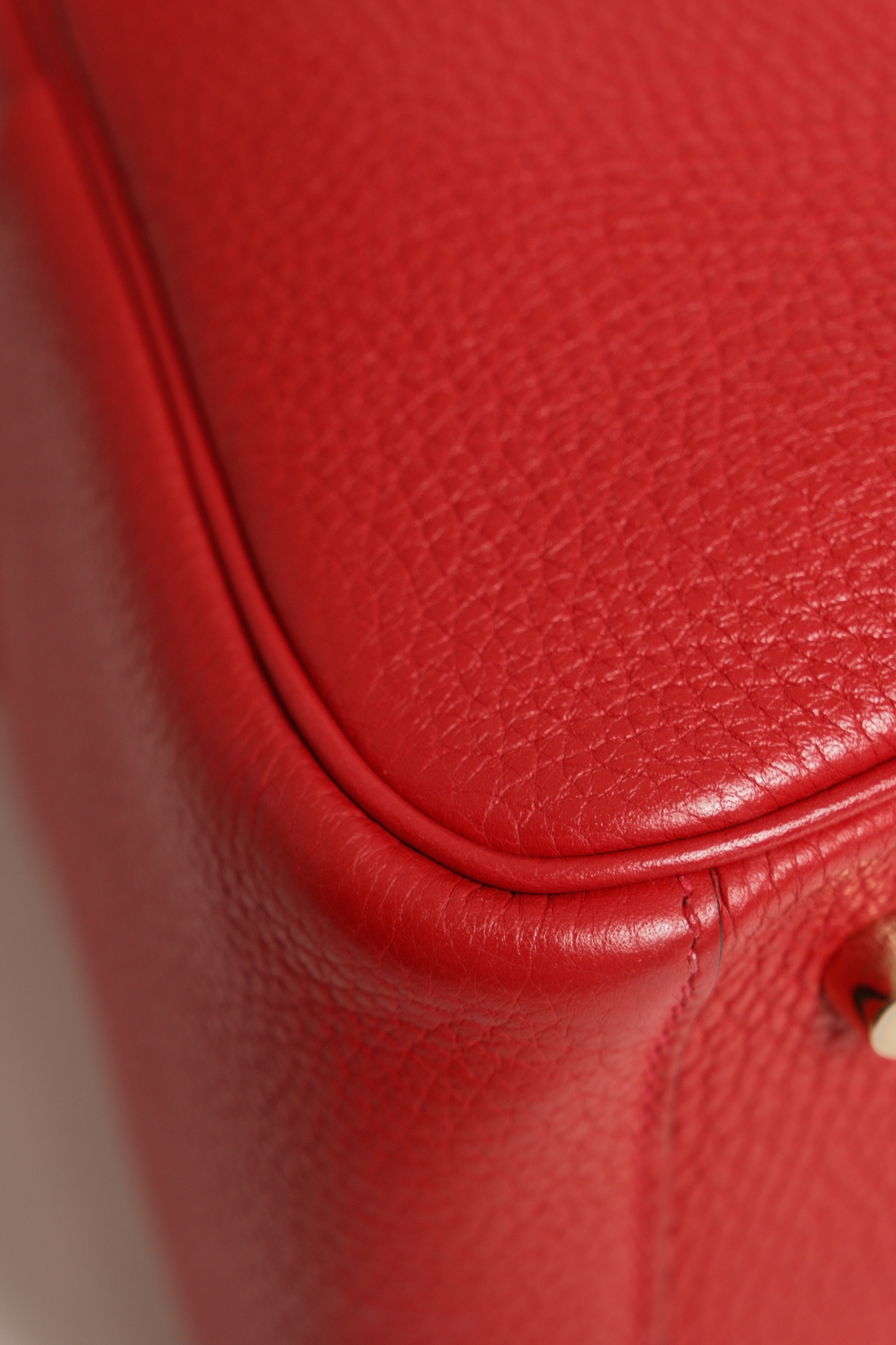 Lindy 26 Rouge Stamp T