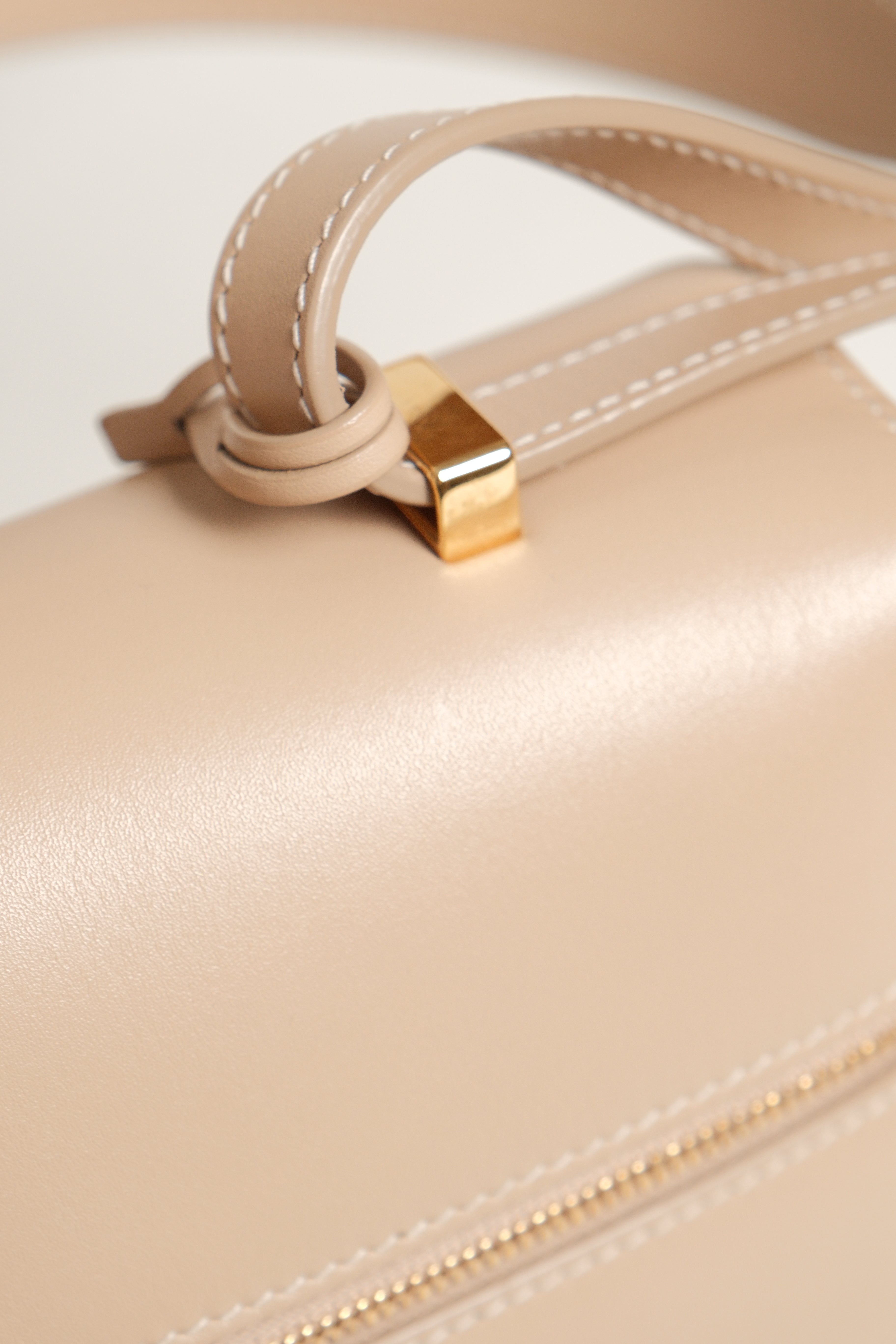 L27 Beige
