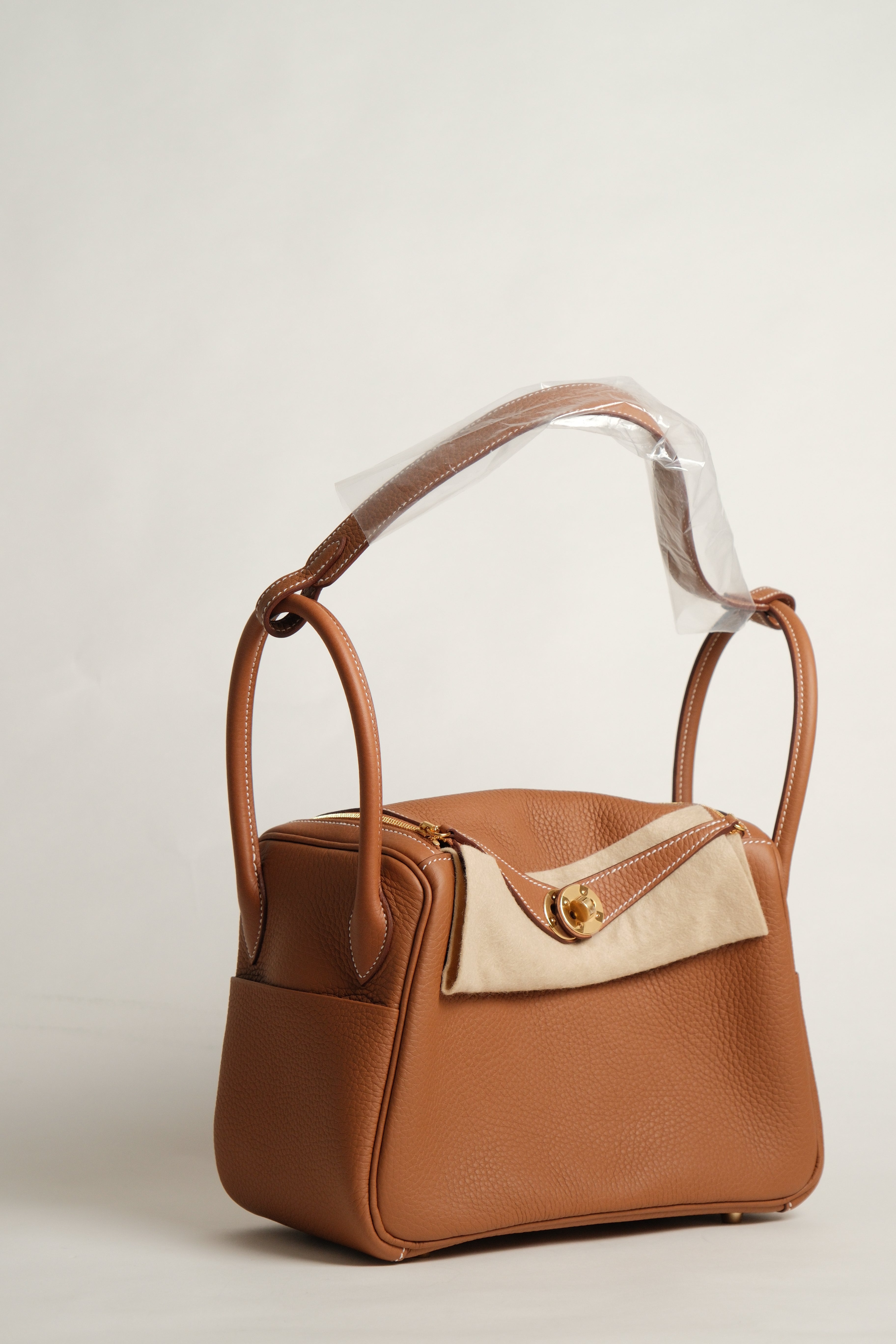 Lindy 26 Gold on Gold BRAND NEW