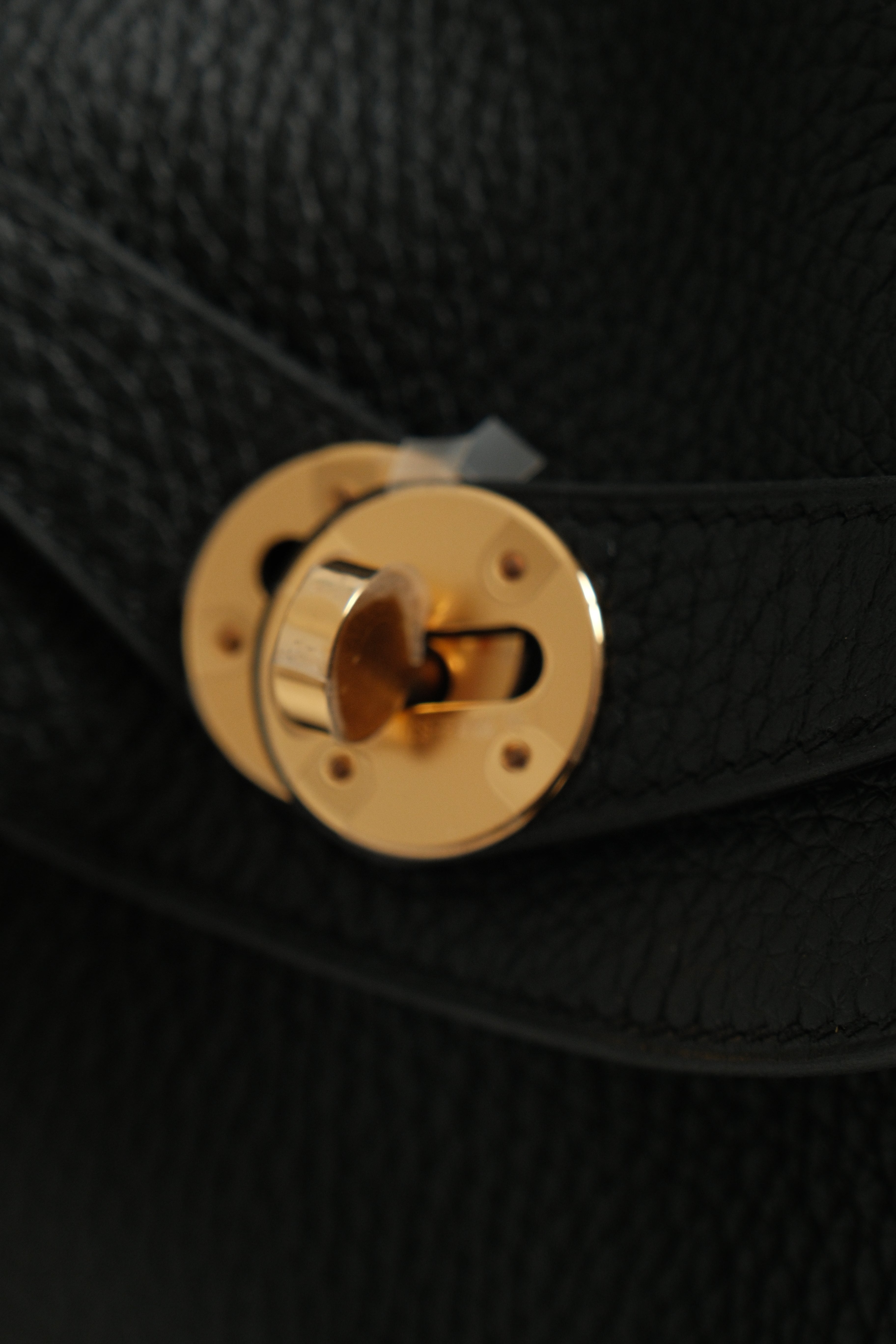 BRAND NEW Lindy 26 Noir Stamp K